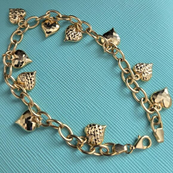 18k gold bracelet with mutiple heart charms Part 1 - Picture 1 of 13